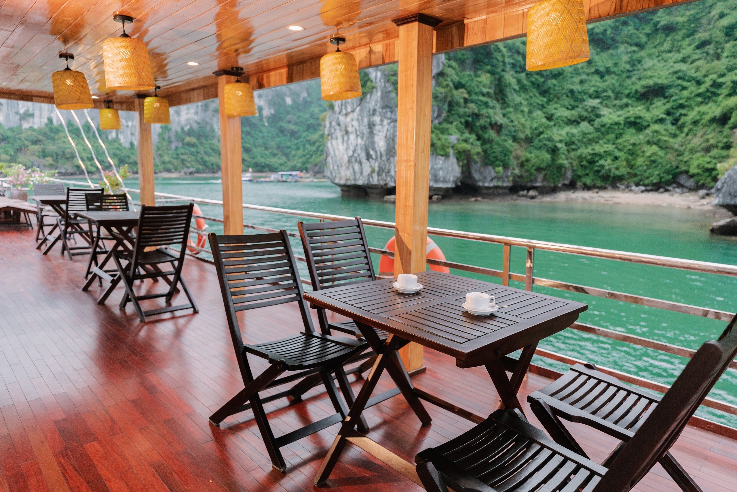 Tour Cát Bà 3 Ngày 2 Đêm - 1 đêm du thuyền 4 sao & 1 đêm khách sạn