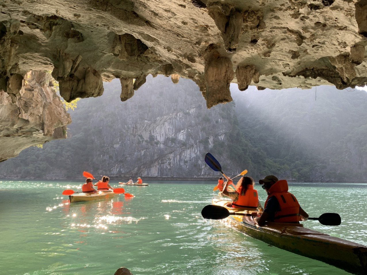Tour ghép 2N1Đ khám phá vịnh Lan Hạ ngủ trên Du thuyền Daiichi Boutique Cruise 4 sao