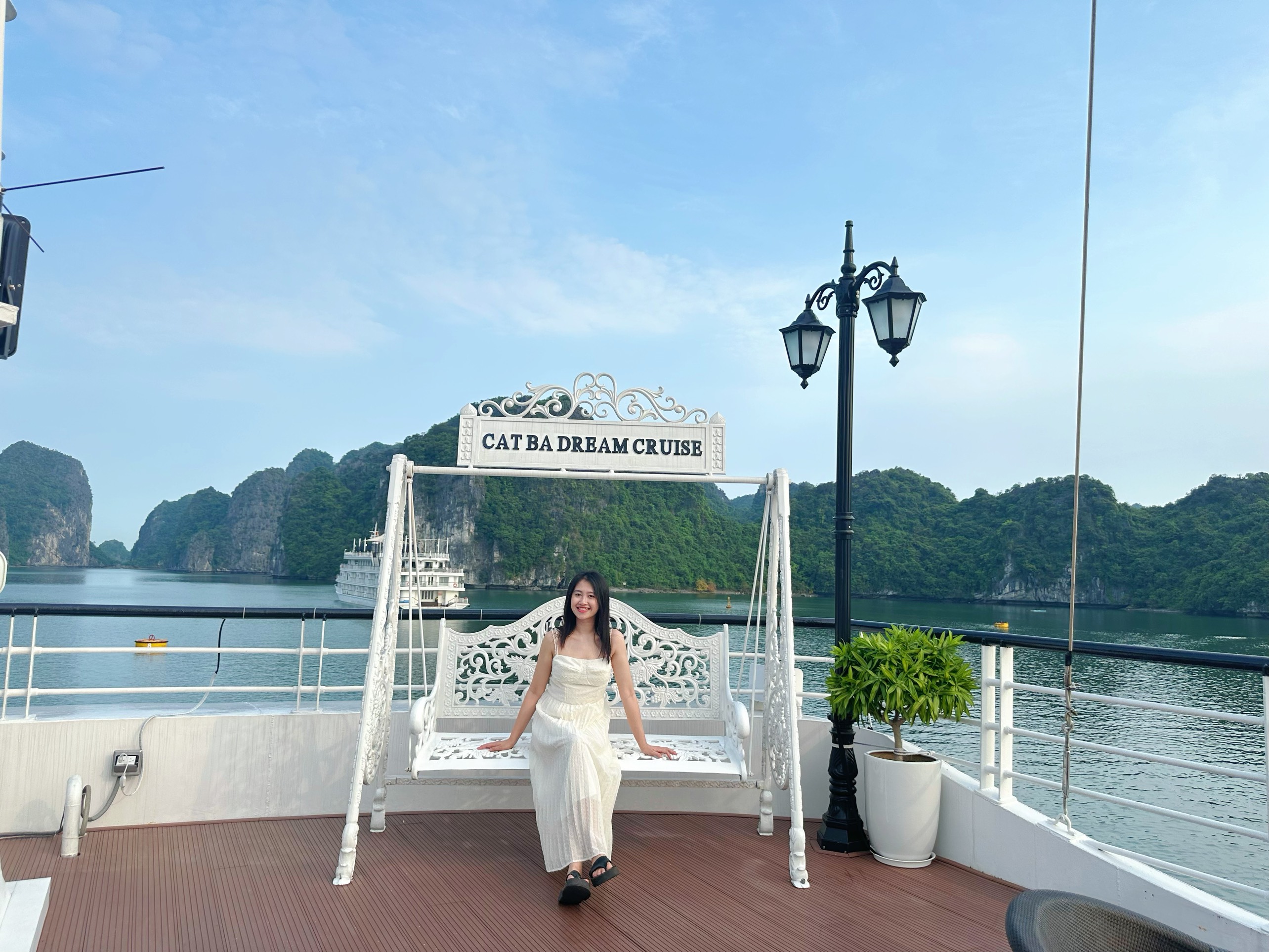 Tour Vịnh Lan Hạ 1 ngày - Du thuyền Cát Bà Dream Cruise 5 sao