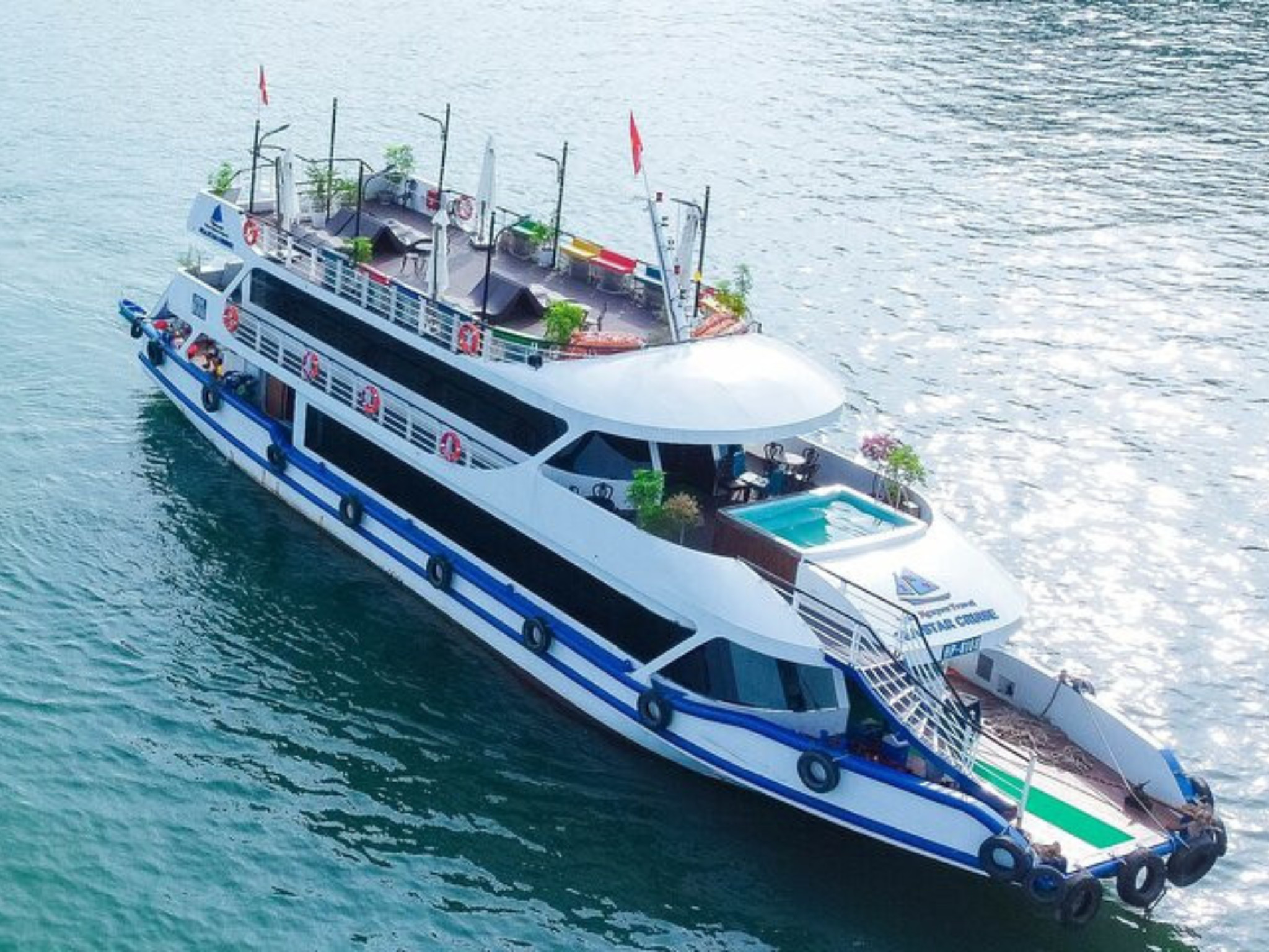 Tour Vịnh Lan Hạ nửa ngày - Du thuyền Sea Star Cruise 5 sao