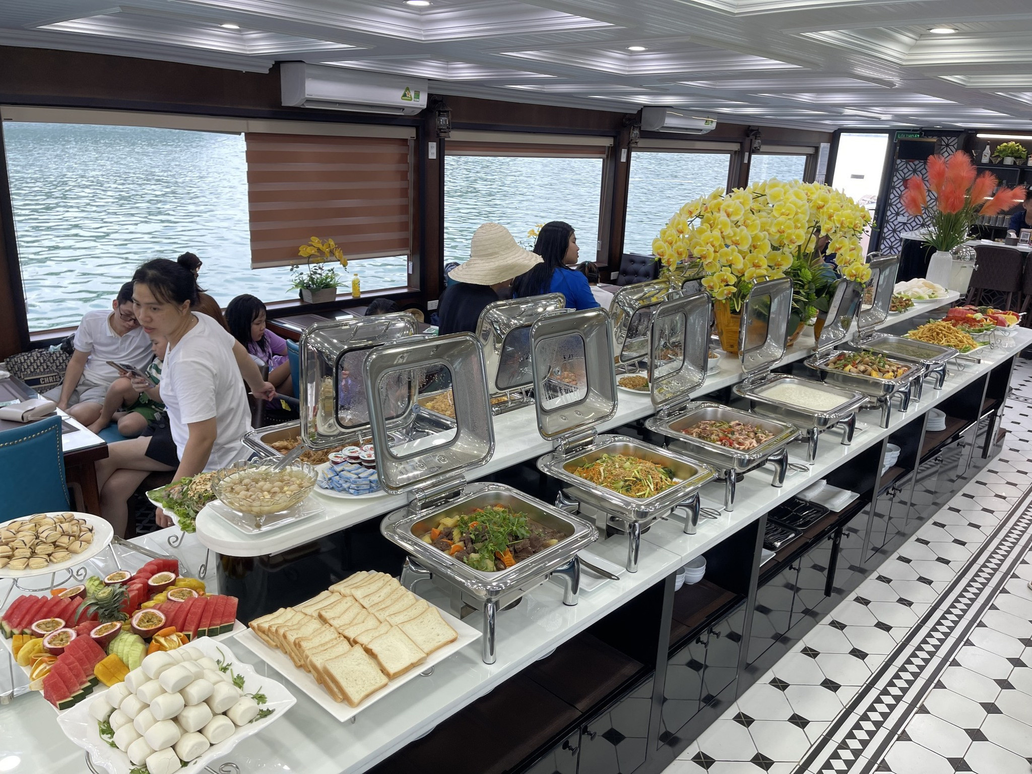 Tour Vịnh Lan Hạ nửa ngày - Du thuyền Sea Star Cruise 5 sao