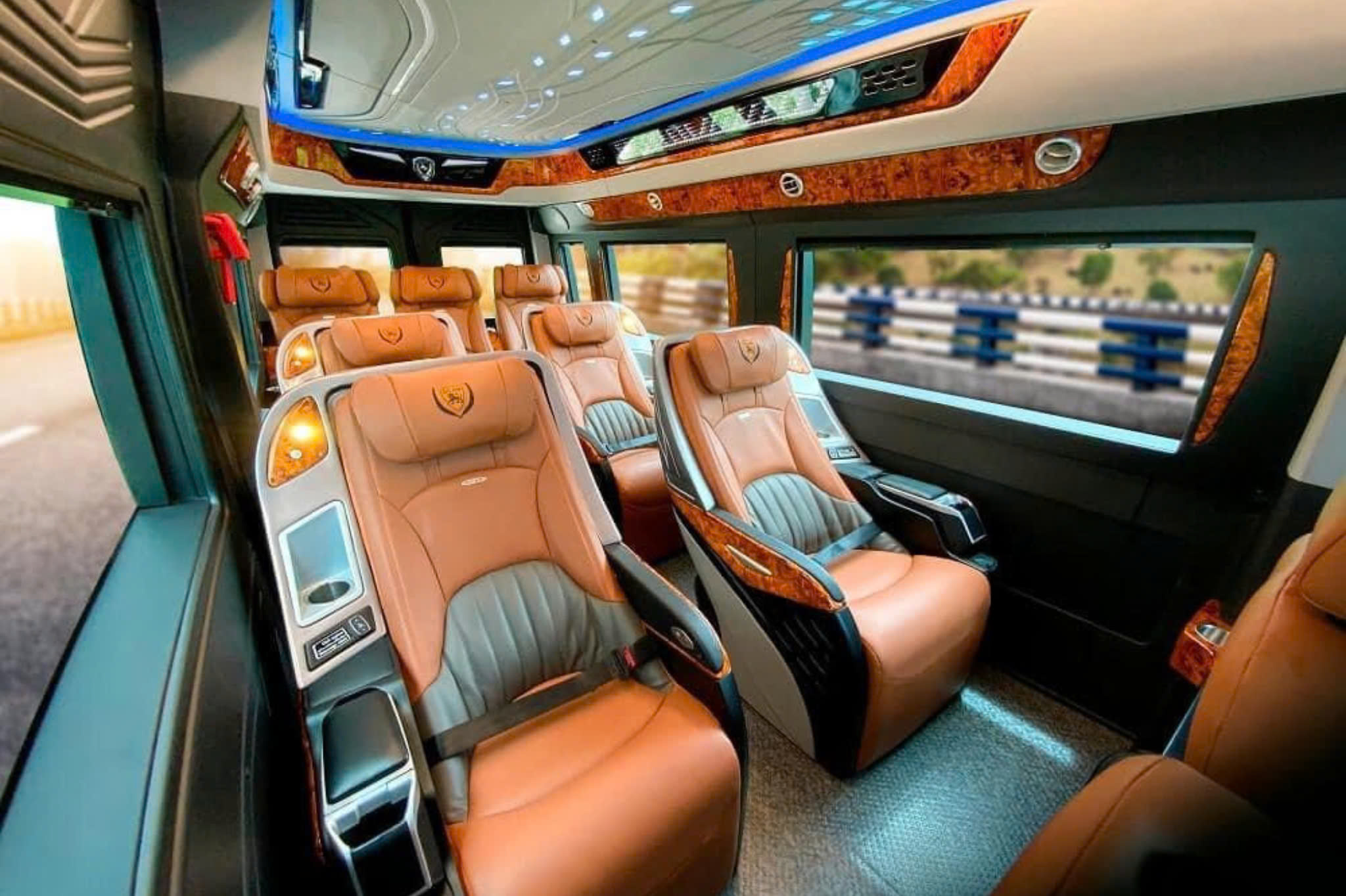 Xe Ninh Bình đi Hạ Long | Xe Limousine 9 chỗ