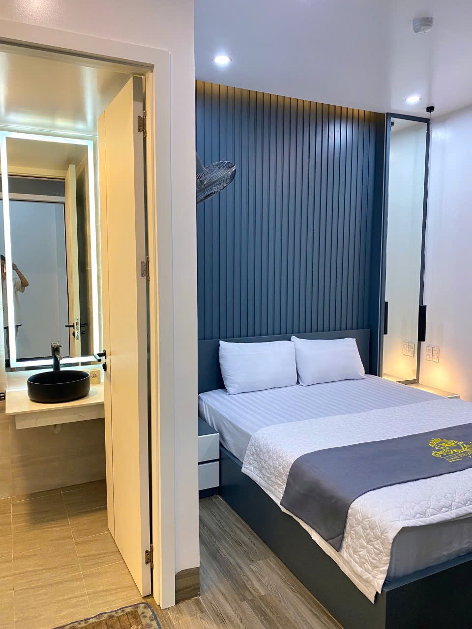 KHÁCH SẠN NAM PHONG CÁT BÀ