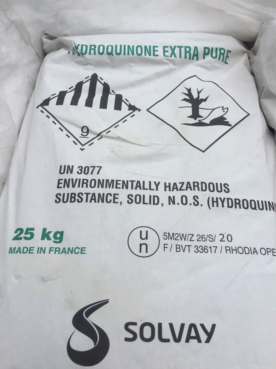 BÁN HYDROQUINONE EXTRA PURE SOLVAY