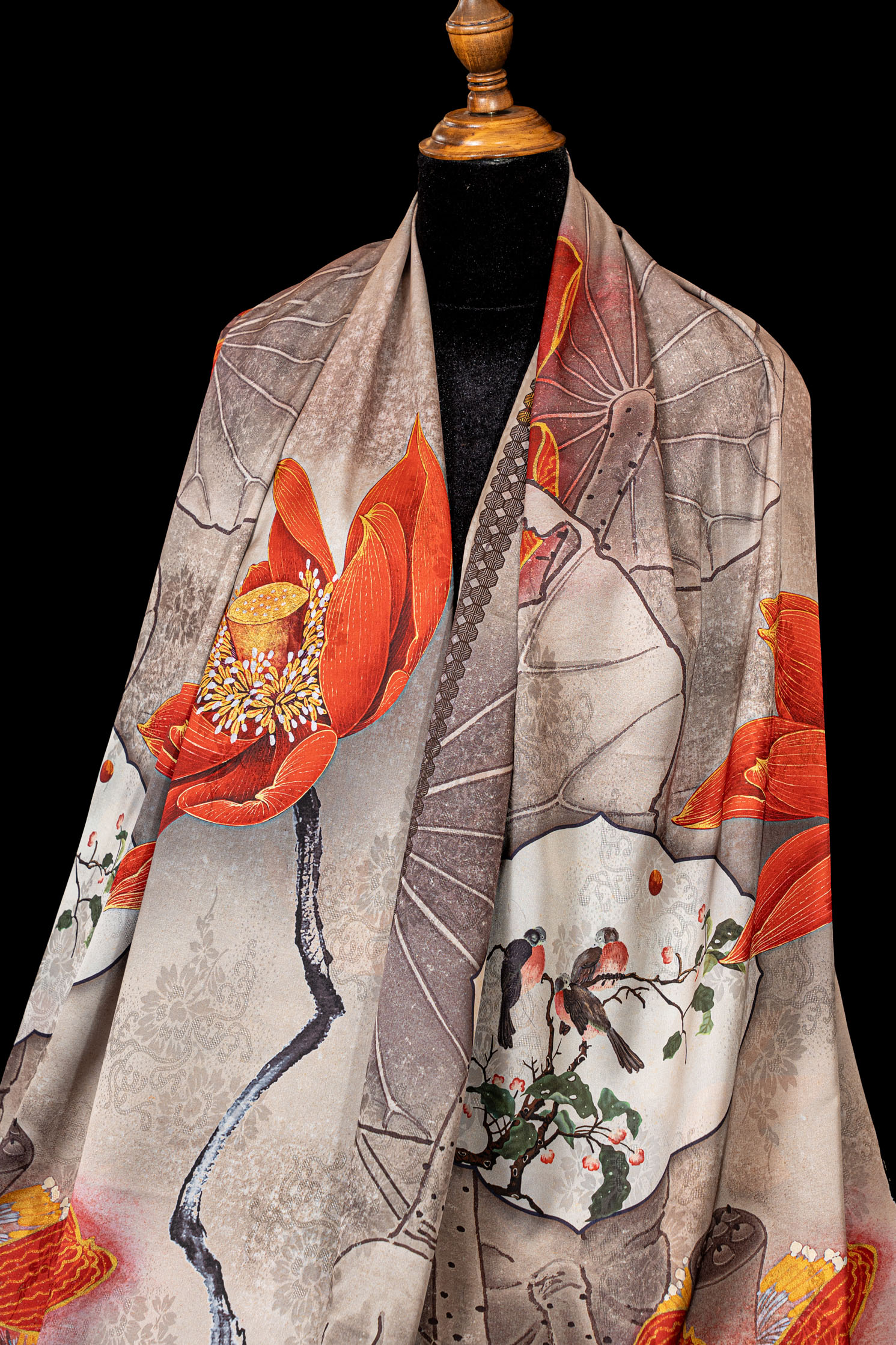 Khăn choàng lụa cao cấp 4D