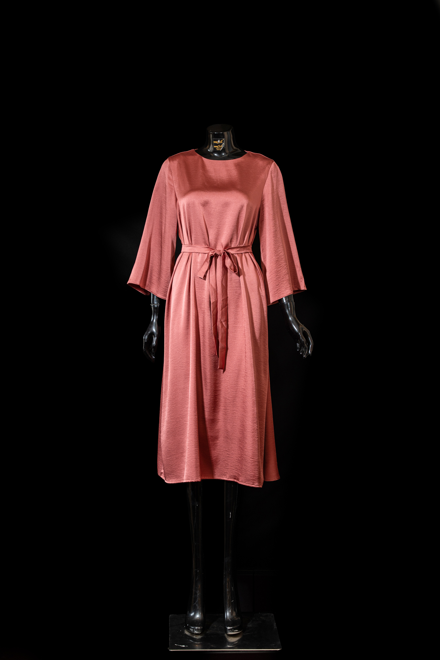 Váy lụa trơn không họa tiết