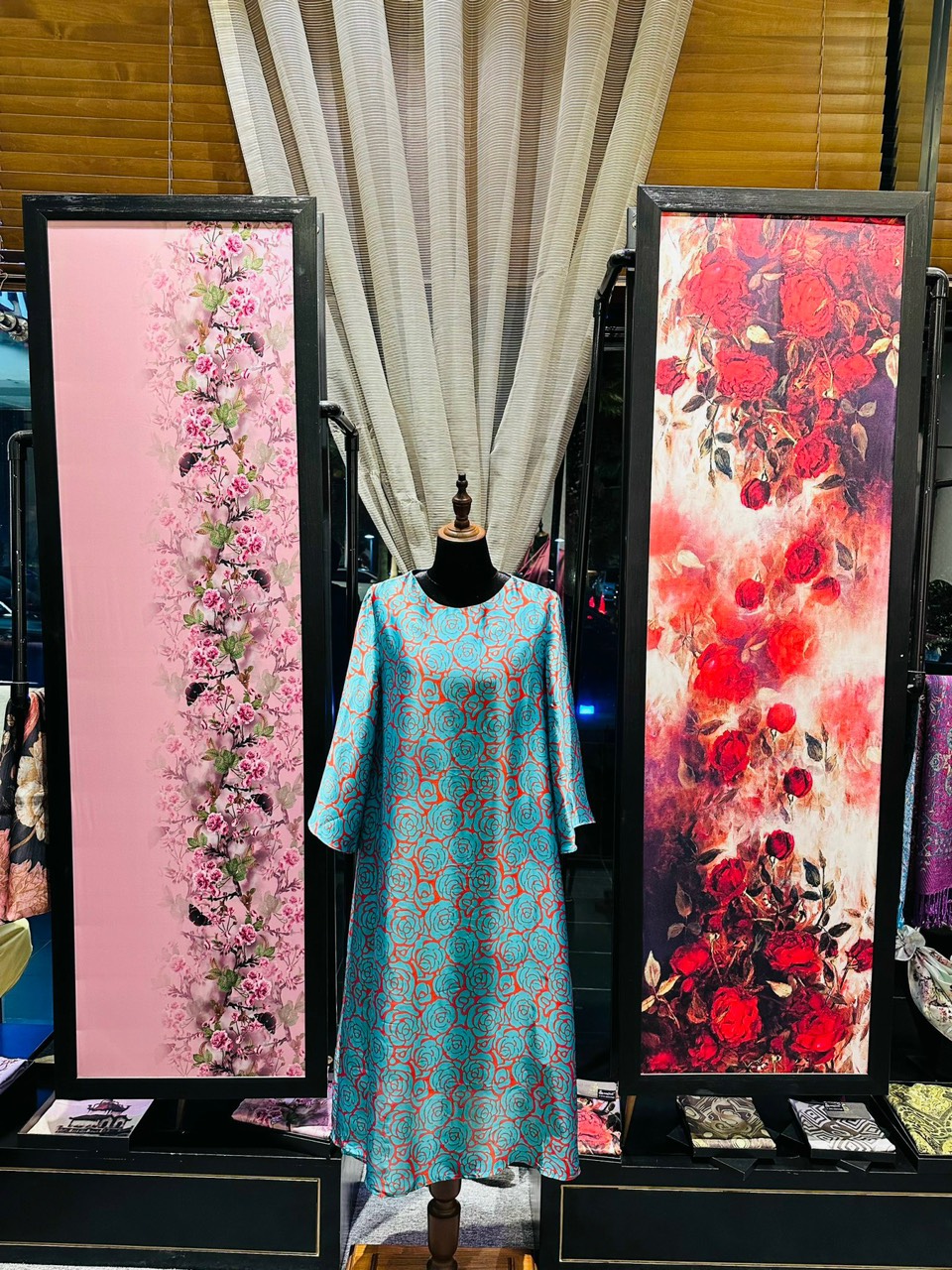Váy Lụa họa tiết hoa phiên bản giới hạn, cao cấp, lụa mịn mềm, hoa tiết cổ điển