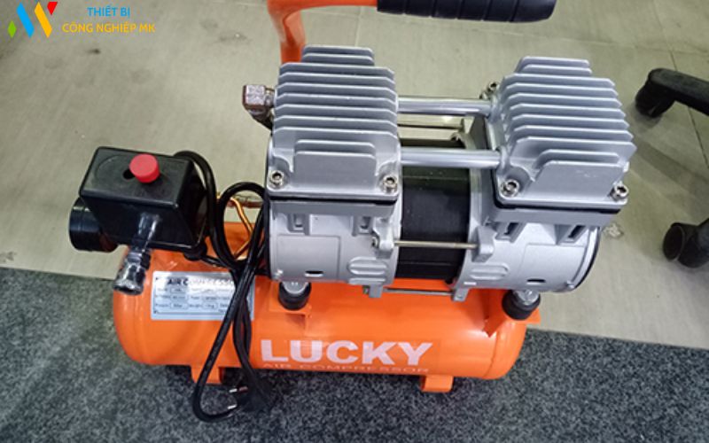 Máy nén khí mini xịt bụi: Công cụ vệ sinh hiệu quả