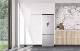 Tủ lạnh Electrolux Inverter 308 lít EBB3442K-A