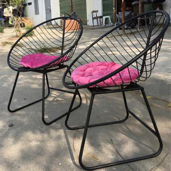 ghe-ban-cong-ghe-cafe-sat-san-vuon