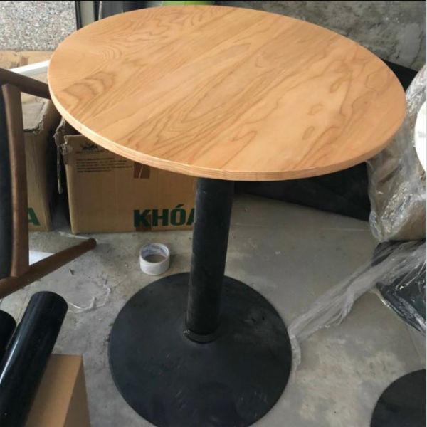 Bàn Cafe Mặt Gỗ Chân Săt CFS04