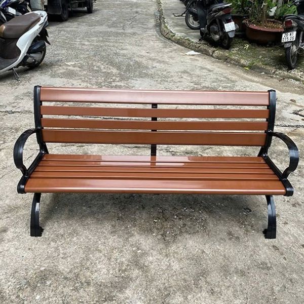 Ghế Băng Khung Nhôm Đúc Nan Nhựa Composite Giả Gỗ GB09