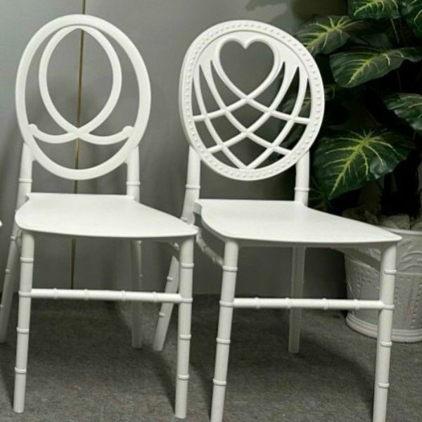 Ghế Chiavari Nhựa Đúc Nhập Khẩu
