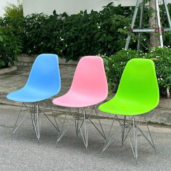 Ghế Eames Nhựa Đúc Chân Sắt