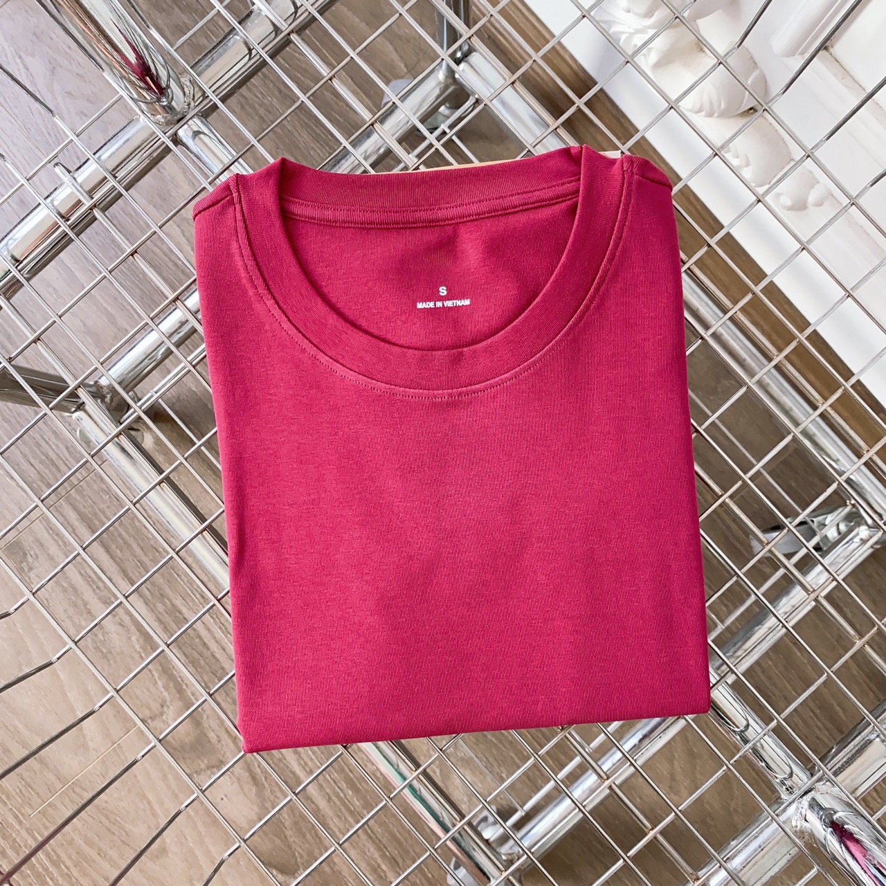 Áo phông nữ cổ tròn tay ngắn ôm body kiểu basic vải thun cotton borip cao cấp co giãn 4c không bai nhão trắng đen ELY207