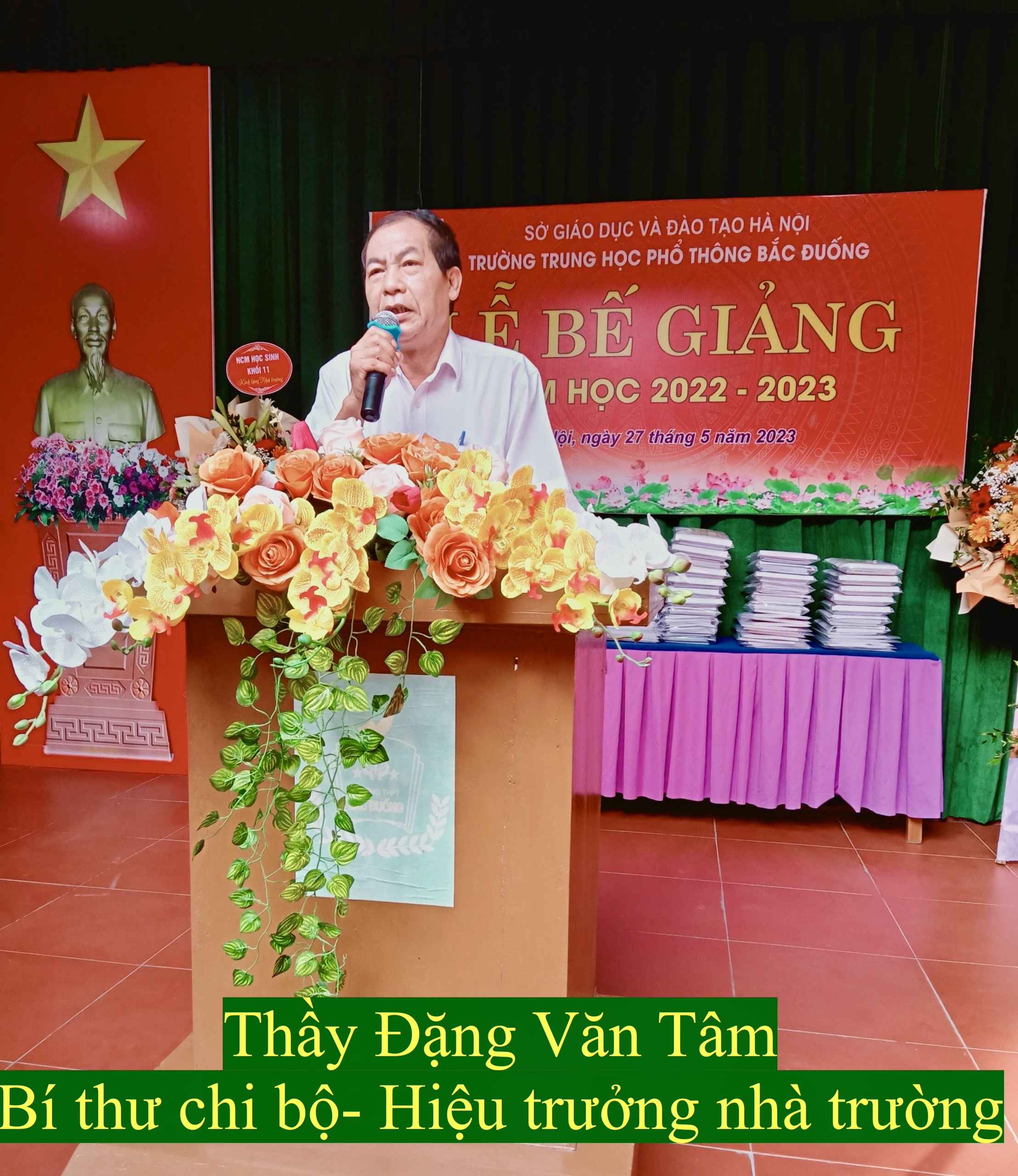 Bí thư chi bộ - Hiệu trưởng nhà trường