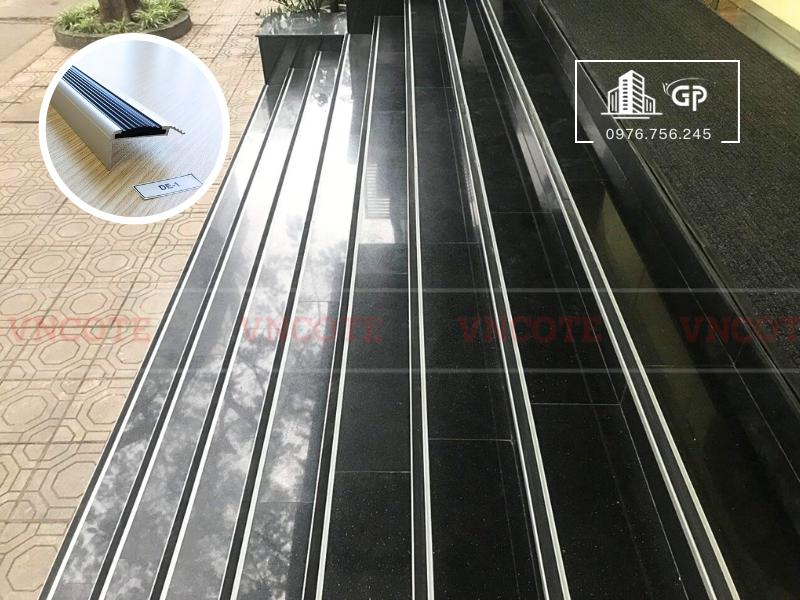 Nẹp cầu thang DE-1