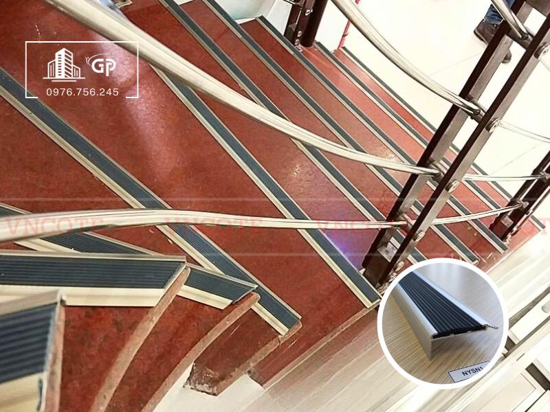 Nẹp chỉ cầu thang NYSN1