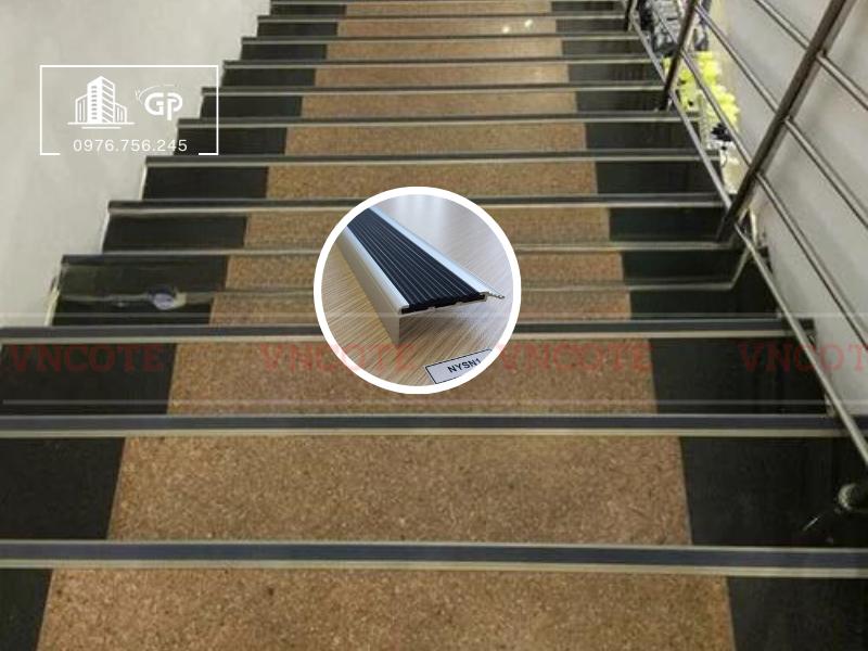 Nẹp chỉ cầu thang NYSN1