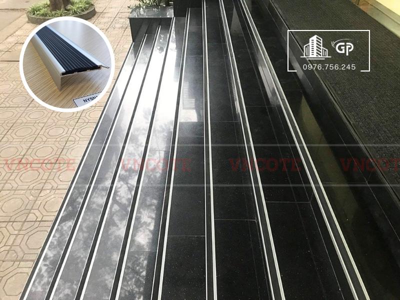 Nẹp chỉ cầu thang NYSN1