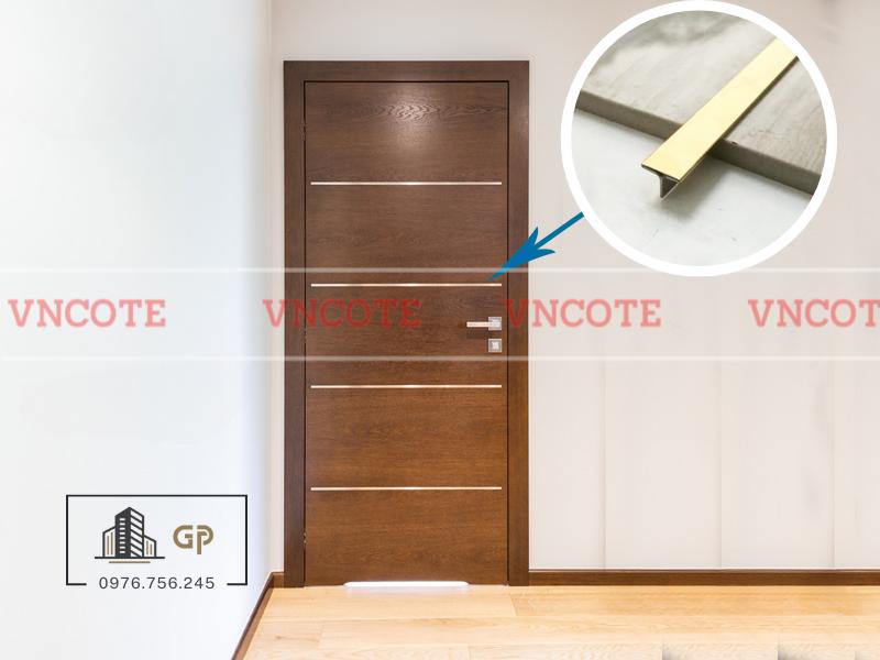 Hình ảnh thi công nẹp inox T10 vàng bóng
