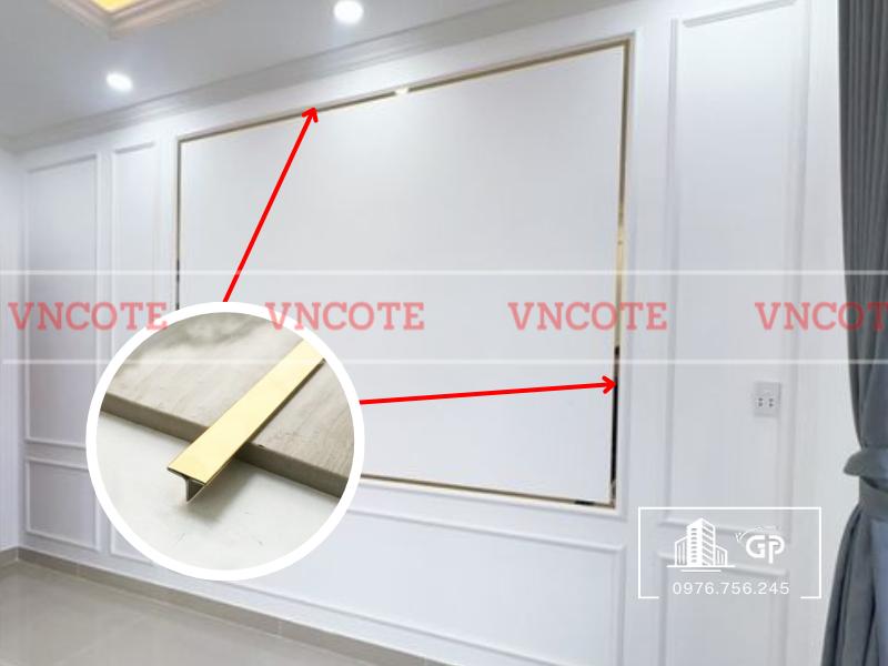 Hình ảnh thi công nẹp inox T10 vàng bóng