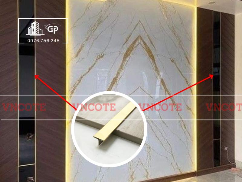 Hình ảnh thi công nẹp inox T10 vàng bóng
