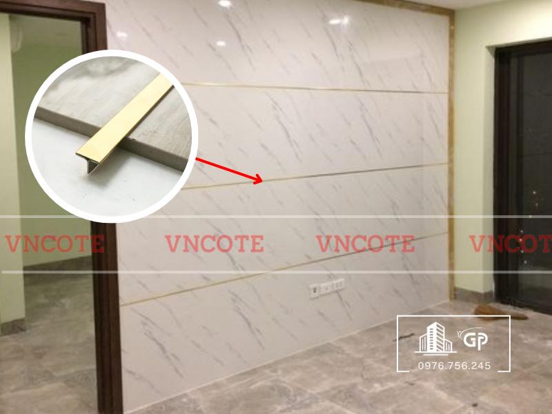 Hình ảnh thi công nẹp inox T10 vàng bóng