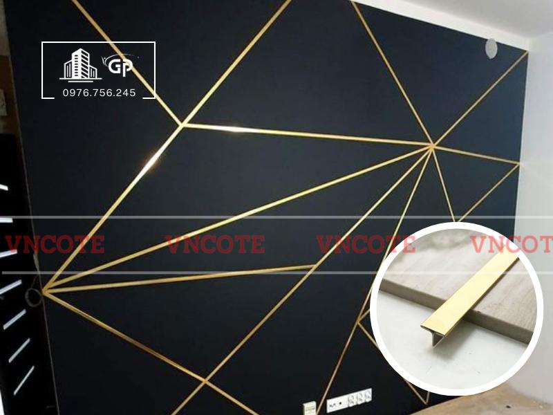 Hình ảnh thi công nẹp inox T10 vàng bóng