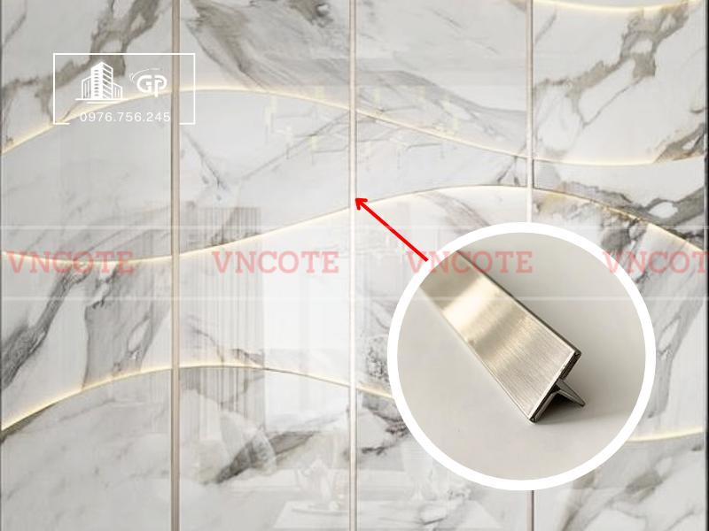 hinh-anh-thi-cong-nep-inox-T15-trang-xuoc