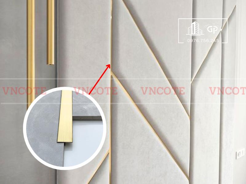 hinh-anh-thi-cong-nep-inox-T15-vang-xuoc