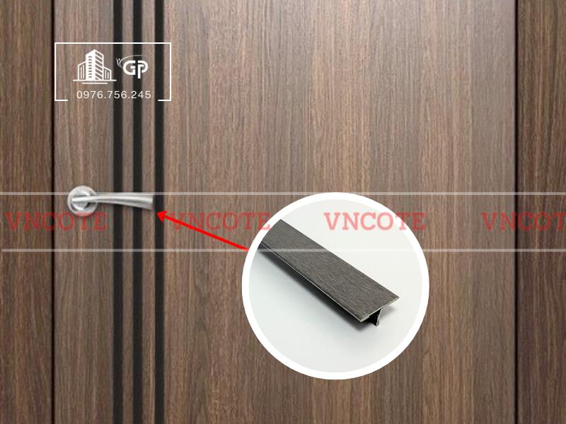 hinh-anh-thi-cong-nep-inox-T20-den-xuoc