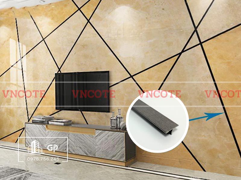 hinh-anh-thi-cong-nep-inox-T20-den-xuoc