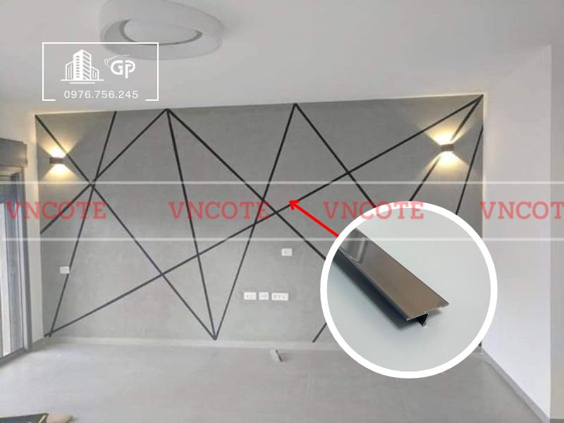 hinh-anh-thi-cong-nep-inox-T25-den-bong