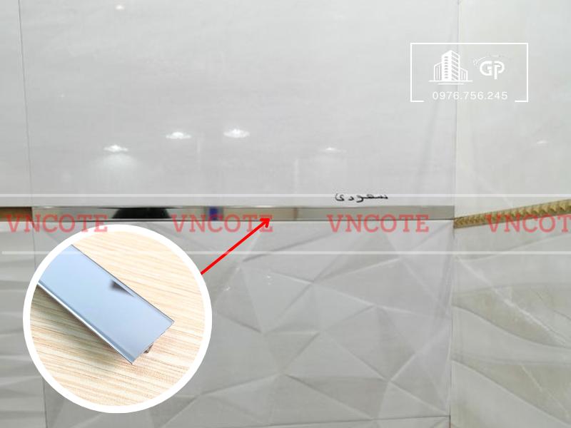 hinh-anh-thi-cong-nep-inox-T25-trang-bong