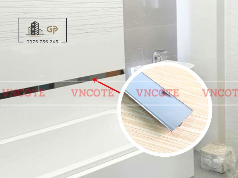 hinh-anh-thi-cong-nep-inox-T25-trang-bong