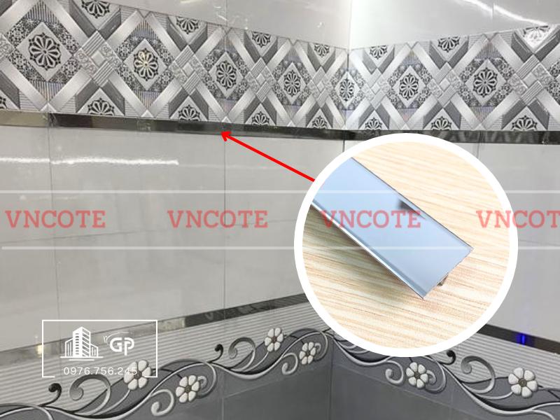 hinh-anh-thi-cong-nep-inox-T25-trang-bong
