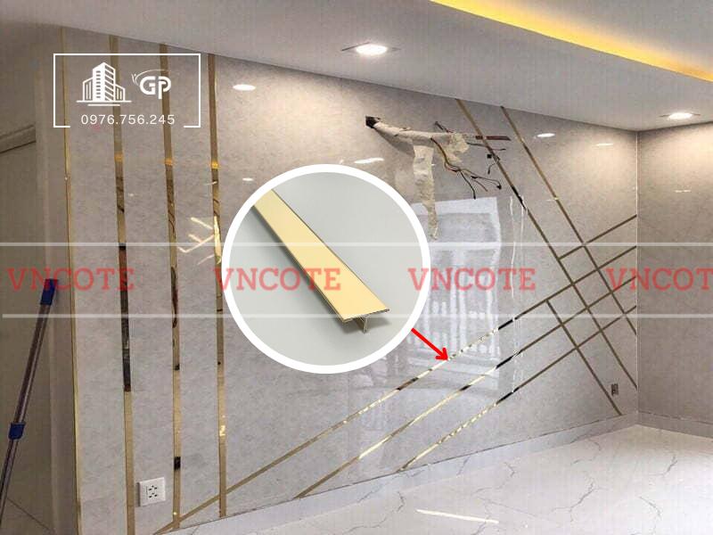 hinh-anh-thi-cong-nep-inox-T25-vang-bong