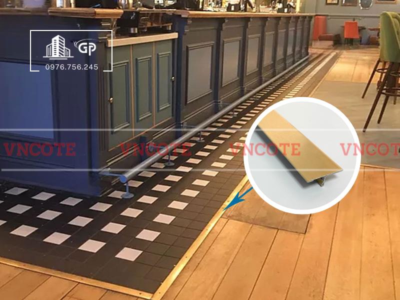 hinh-anh-thi-cong-nep-inox-T25-vang-xuoc