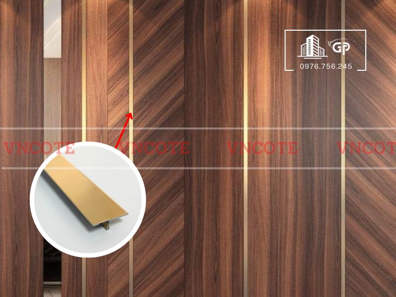 hinh-anh-thi-cong-nep-inox-T25-vang-xuoc