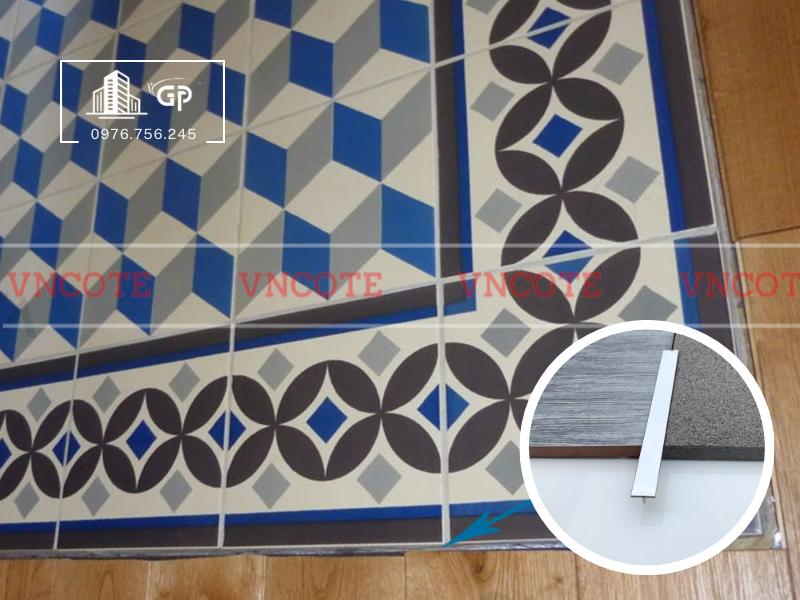 hinh-anh-thi-cong-nep-inox-u8-trang-bong