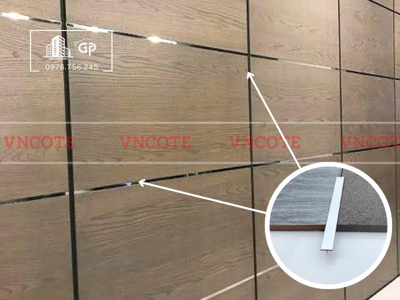 hinh-anh-thi-cong-nep-inox-u8-trang-bong