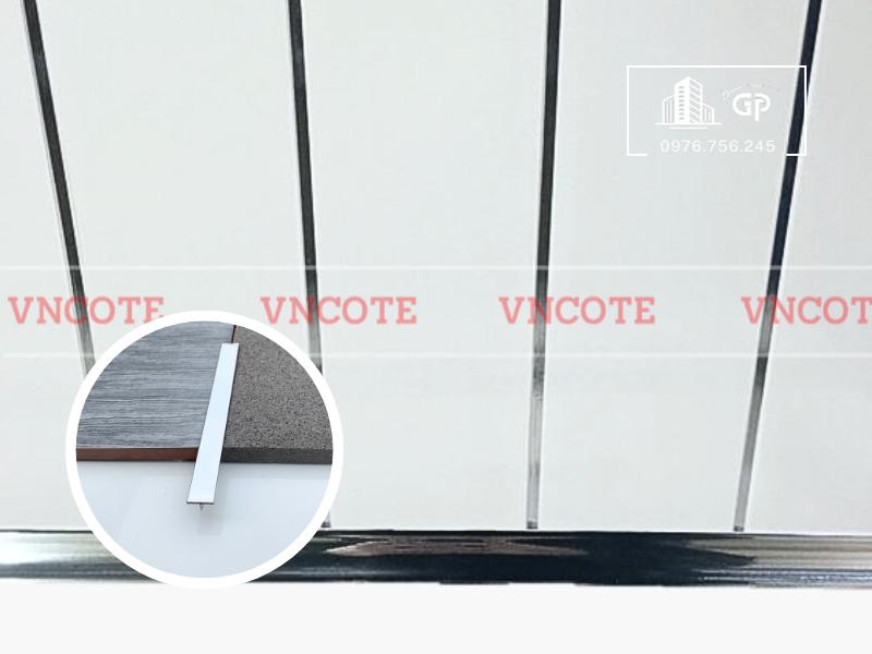 hinh-anh-thi-cong-nep-inox-u8-trang-bong