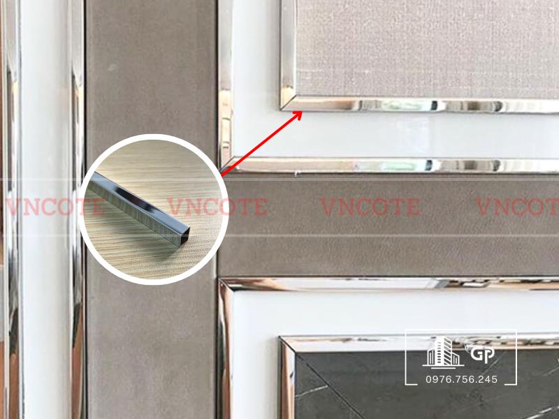 hinh-anh-thi-cong-nep-inox-u8-trang-bong