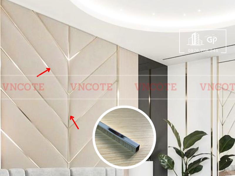 hinh-anh-thi-cong-nep-inox-u8-trang-bong