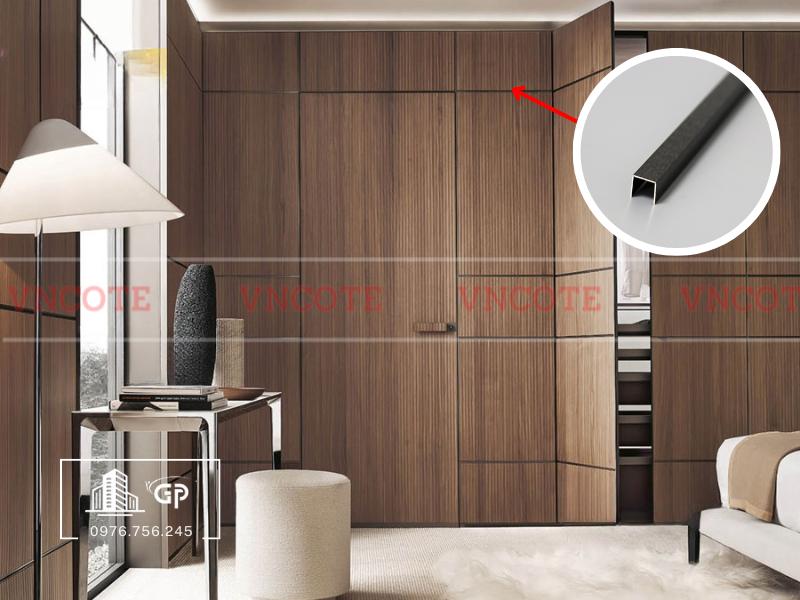 hinh-anh-thi-cong-nep-inox-u10-den-xuoc