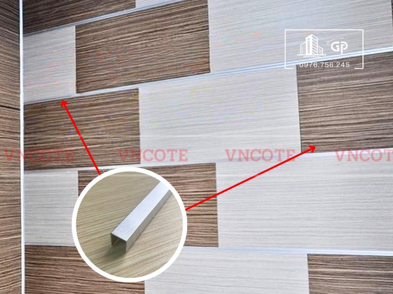 hinh-anh-thi-cong-nep-inox-u10-trang-mo