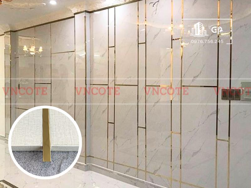 hinh-anh-thi-cong-nep-inox-u10-vang-bong