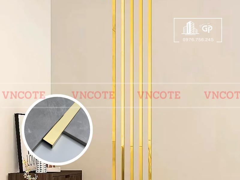 hinh-anh-thi-cong-nep-inox-U20-vang-bong