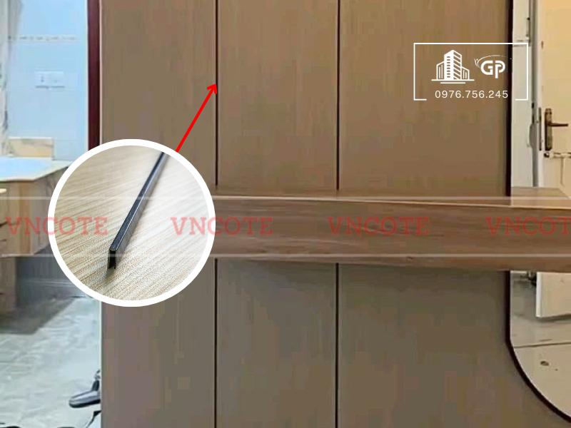 hinh-anh-thi-cong-nep-inox-u3-den-xuoc